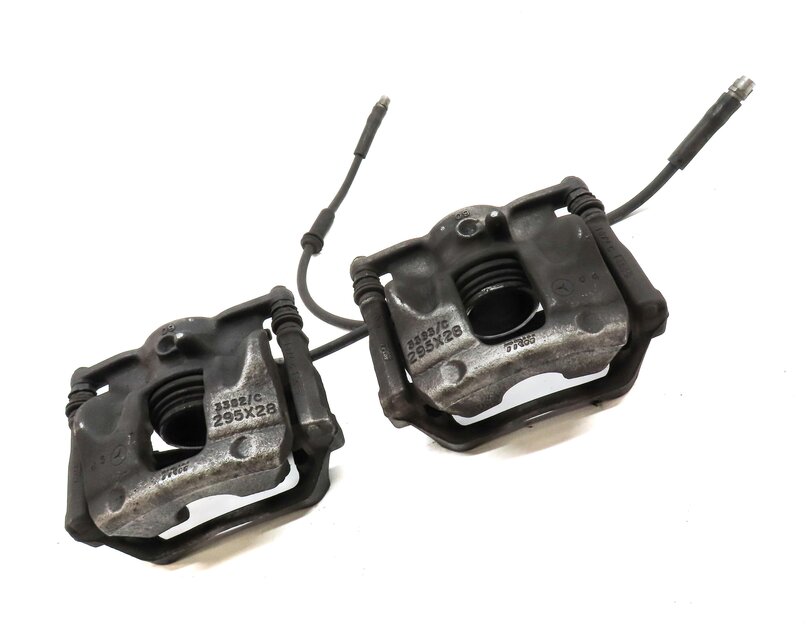 Thumbnail 3: 2014-2017 MERCEDES B ELECTRIC (W242) FRONT LEFT & RIGHT BRAKE CALIPER SET-2