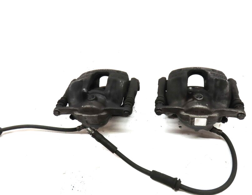 Thumbnail 4: 2014-2017 MERCEDES B ELECTRIC (W242) FRONT LEFT & RIGHT BRAKE CALIPER SET-2