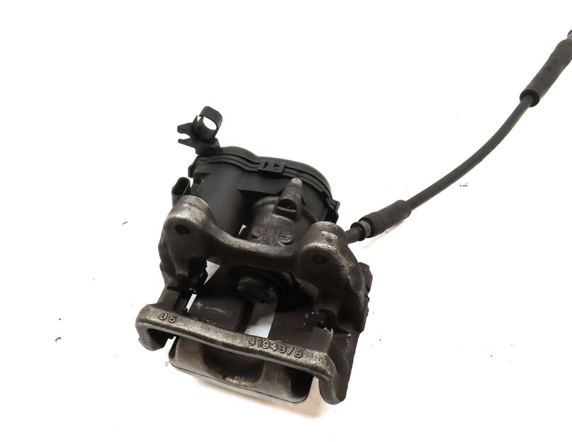 Thumbnail 6: 14-17 MERCEDES B ELECTRIC (W242) REAR RIGHT PASSENGER BRAKE CALIPER w/ ACTUATOR