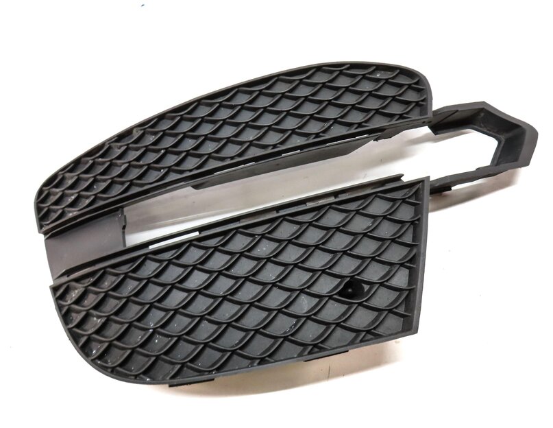 Thumbnail 3: 14-17 MERCEDES B ELECTRIC (W242) FRONT LEFT DRIVER LOWER BUMPER GRILLE TRIM