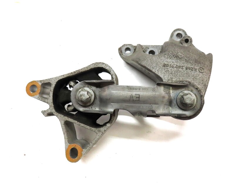 Thumbnail 4: 2015 MERCEDES B200e ELECTRIC (W242 W246) FRONT ENGINE MOTOR MOUNT BRACKET