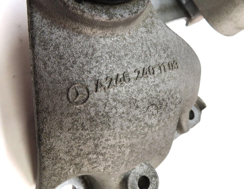 Thumbnail 6: 2015 MERCEDES B200e ELECTRIC (W242 W246) FRONT ENGINE MOTOR MOUNT BRACKET