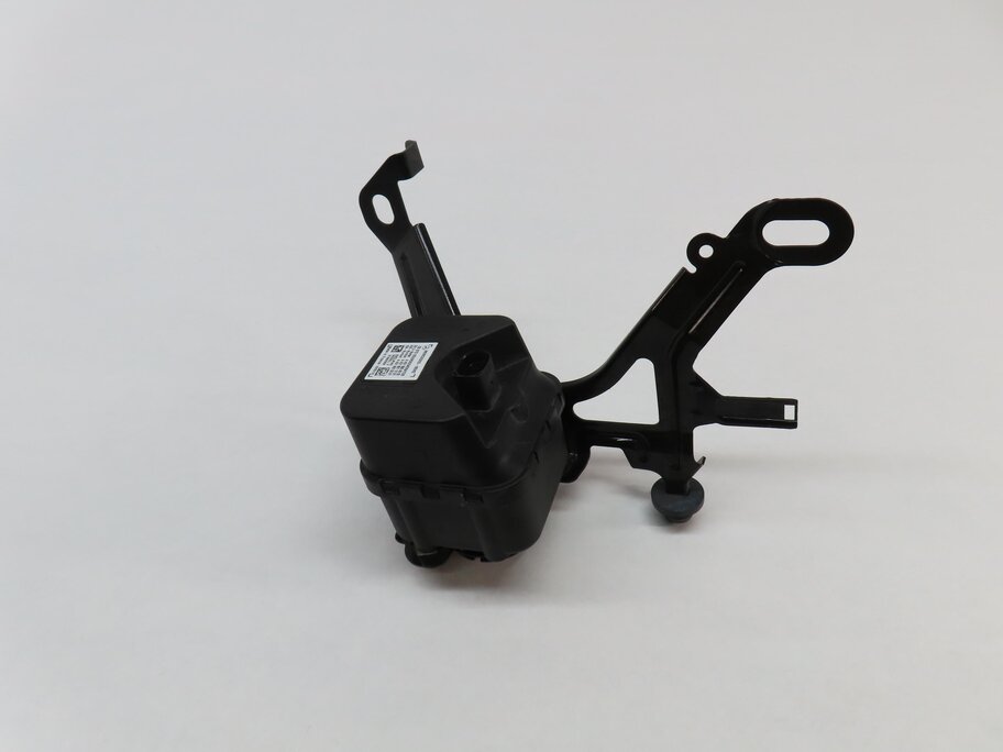 Thumbnail 2: 2015 MERCEDES B200e ELECTRIC (W242 W246) EV SOUND GENERATOR SPEAKER w/ BRACKET