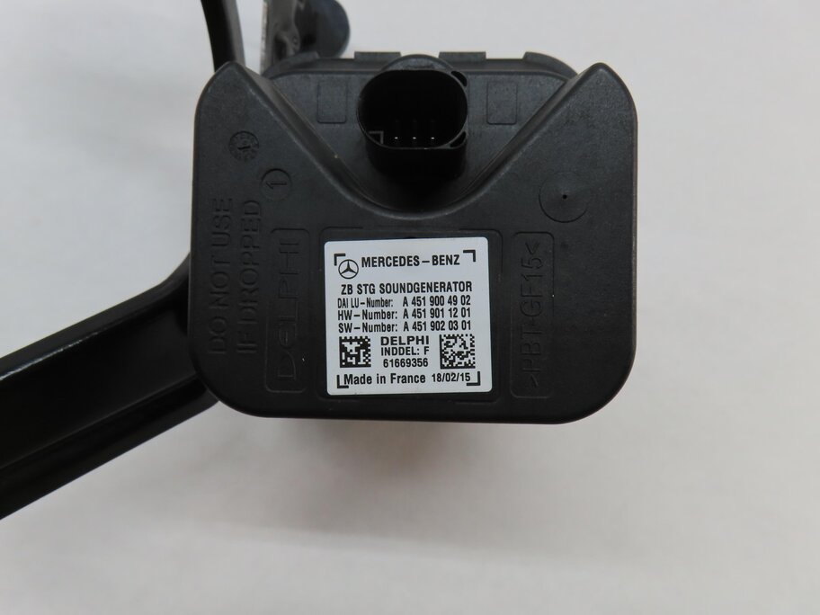 Thumbnail 7: 2015 MERCEDES B200e ELECTRIC (W242 W246) EV SOUND GENERATOR SPEAKER w/ BRACKET