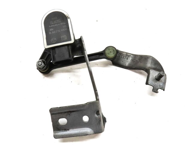 Thumbnail 2: 2015 MERCEDES B200e ELECTRIC (W242 W246) REAR RIGHT SUSPENSION HEIGHT SENSOR
