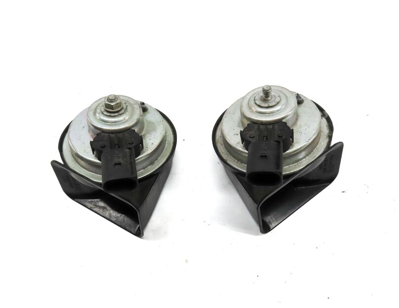 Thumbnail 4: 14-17 MERCEDES B250 CLA250 GLA250 (C117 W117 W246 X156) HIGH & LOW TONE HORN SET