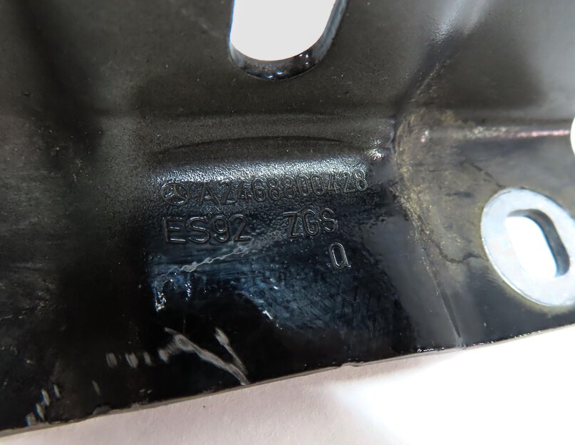 Thumbnail 6: 15-17 MERCEDES B ELECTRIC (W242) FRONT LEFT & RIGHT HOOD HINGE SET-2 (BLACK)