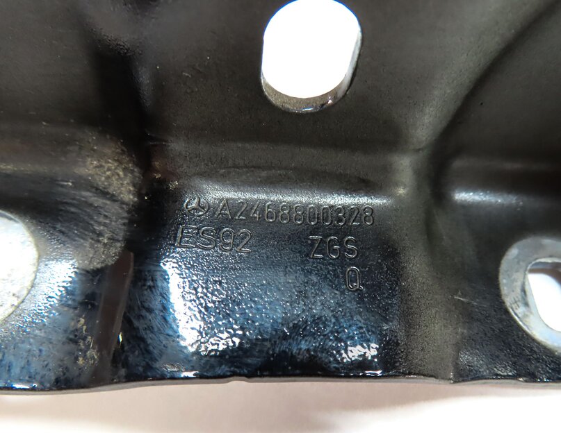 Thumbnail 8: 15-17 MERCEDES B ELECTRIC (W242) FRONT LEFT & RIGHT HOOD HINGE SET-2 (BLACK)