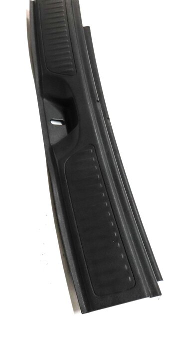 Thumbnail 3: 2015 MERCEDES B200e ELECTRIC (W242 W246) REAR TRUNK TAILGATE LATCH TRIM (BLACK)
