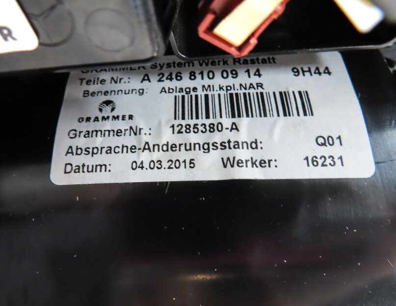 Thumbnail 12: 13-19 MERCEDES B-CLASS (W242 W246) FRONT CENTER CONSOLE CUP HOLDER ASHTRAY BLACK