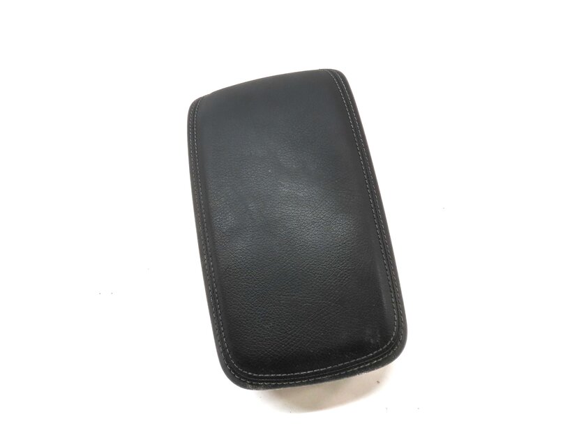 Thumbnail 3: 15-19 MERCEES B250 CLA45 CLA250 (C117 W242) FRONT CENTER CONSOLE ARMREST (BLACK)