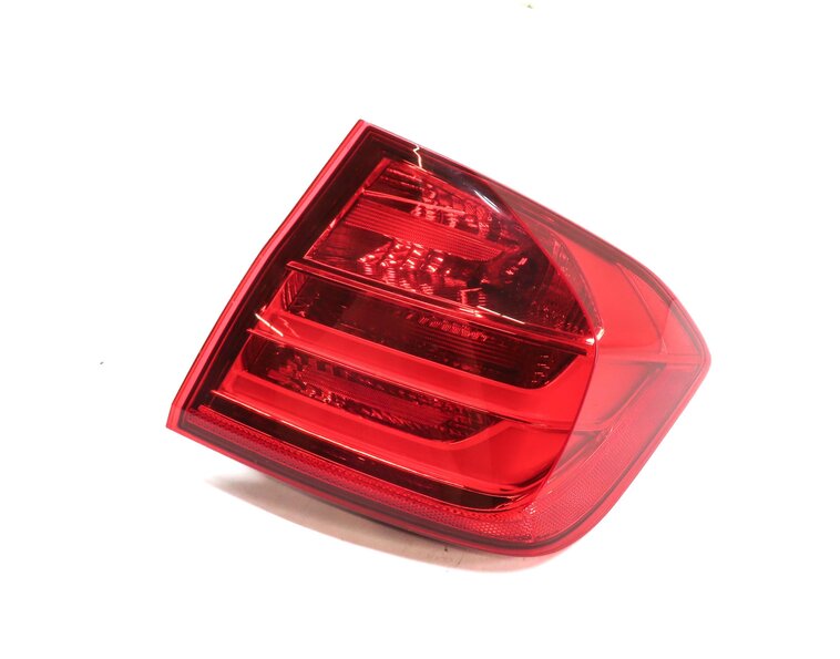 12-15 BMW 320i 328i 335i M3 (F30) SEDAN RIGHT OUTER TAILLIGHT BRAKE LIGHT LAMP