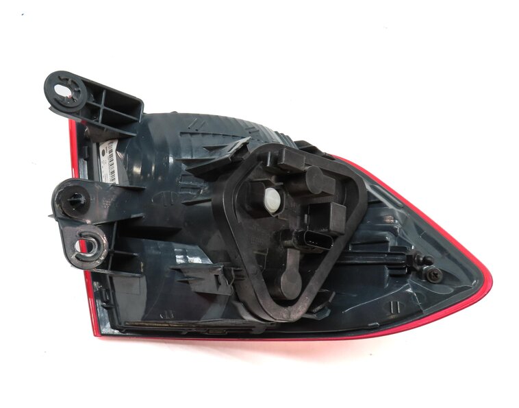 Thumbnail 5: 12-15 BMW 320i 328i 335i M3 (F30) SEDAN RIGHT OUTER TAILLIGHT BRAKE LIGHT LAMP