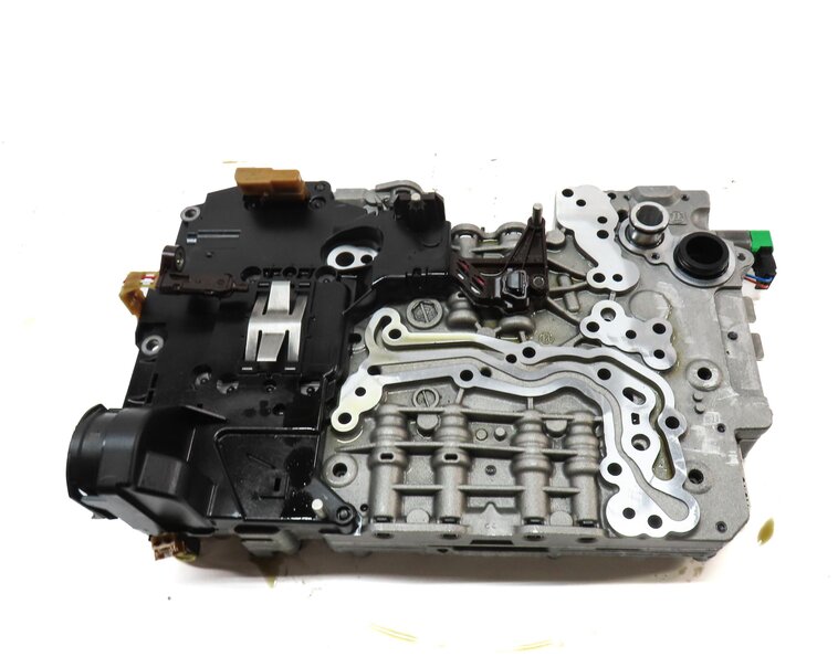Thumbnail 4: 2013 BMW 328i 528i (F10 F30) 8HP45 A/T TRANSMISSION VALVE BODY w/ MECHATRONIC
