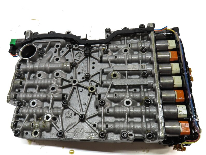 Thumbnail 6: 2013 BMW 328i 528i (F10 F30) 8HP45 A/T TRANSMISSION VALVE BODY w/ MECHATRONIC