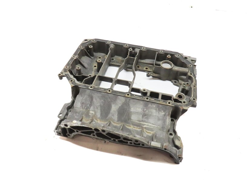 2015 AUDI A7 (C7 4G8) 3.0L SUPER CTUA ENGINE UPPER ENGINE OIL PAN 06E103603