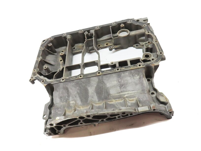Thumbnail 3: 2015 AUDI A7 (C7 4G8) 3.0L SUPER CTUA ENGINE UPPER ENGINE OIL PAN 06E103603