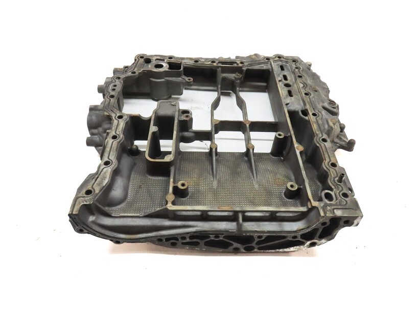 Thumbnail 5: 2015 AUDI A7 (C7 4G8) 3.0L SUPER CTUA ENGINE UPPER ENGINE OIL PAN 06E103603