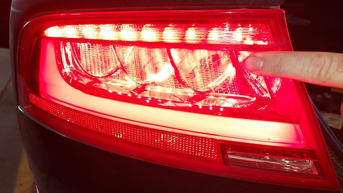 Thumbnail 2: 12-15 AUDI A7 S7 (C7 4G8) LEFT DRIVER REAR OUTER TAILLIGHT BRAKE LIGHT LAMP LED