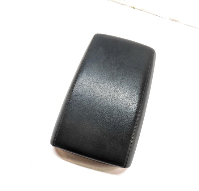 11-17 AUDI A6 A7 S6 S7 (C7 4G8) FRONT CENTER CONSOLE ARMREST LID (BLACK)