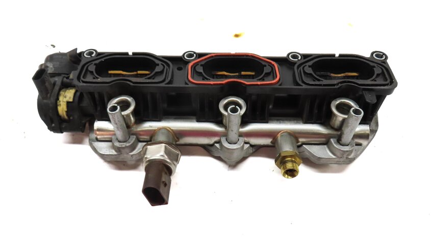 Thumbnail 6: 12-17 AUDI A6 A7 Q5 S5 SQ5 (C7 4G8 B8 8T 8R) LEFT INTAKE MANIFOLD DIFFUSER RAIL