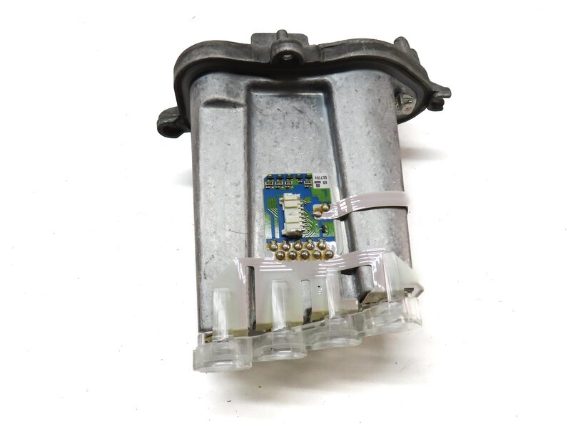 Thumbnail 2: 2012 BMW 750i (F01) FRONT LEFT DRIVER HEADLIGHT TURN SIGNAL LED MODULE 7228421