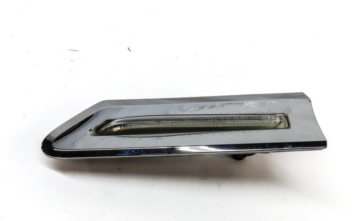 Thumbnail 4: 09-12 BMW 740i 750i 760i (F01) RIGHT FRONT FENDER TURN SIGNAL MARKER LIGHT LAMP