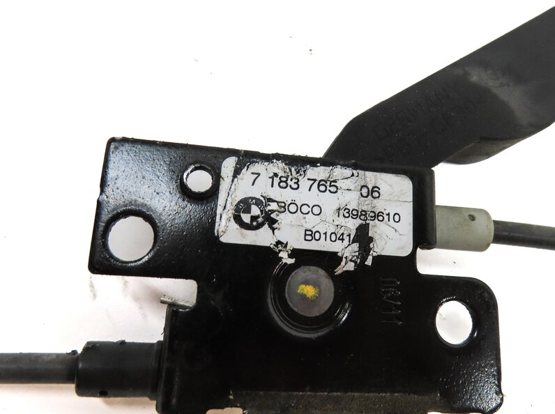 Thumbnail 10: 2012 BMW 750i (F01) HOOD LEFT & RIGHT SAFETY CATCH HOOK w/ RELEASE LEVER & CABLE