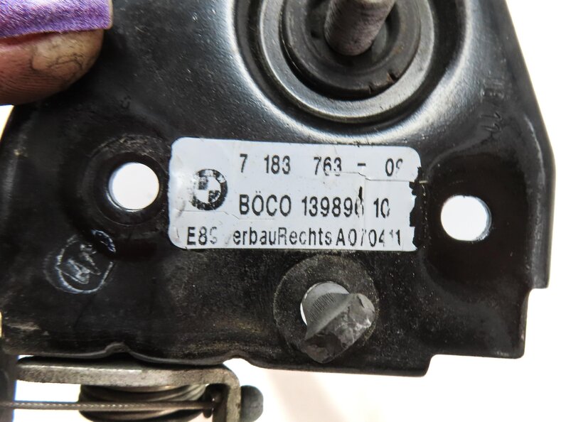 Thumbnail 13: 2012 BMW 750i (F01) HOOD LEFT & RIGHT SAFETY CATCH HOOK w/ RELEASE LEVER & CABLE