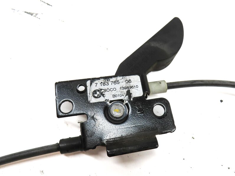 Thumbnail 9: 2012 BMW 750i (F01) HOOD LEFT & RIGHT SAFETY CATCH HOOK w/ RELEASE LEVER & CABLE