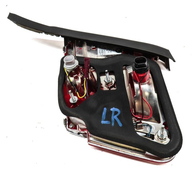 Thumbnail 4: 2009-2012 BMW 7 SERIES (F01) TRUNK LEFT DRIVER INNER TAILLIGHT LIGHT LAMP