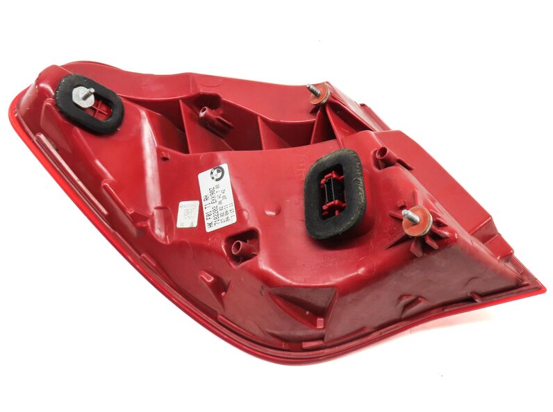 Thumbnail 5: 09-12 BMW 7 SERIES (F01) RIGHT PASSENGER REAR OUTER TAILLIGHT BRAKE LIGHT LAMP