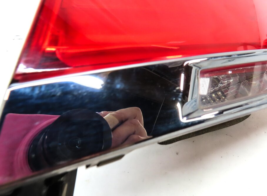 Thumbnail 6: 2009-2012 BMW 7 SERIES (F01) RIGHT PASSENGER TRUNK INNER TAILLIGHT LIGHT LAMP
