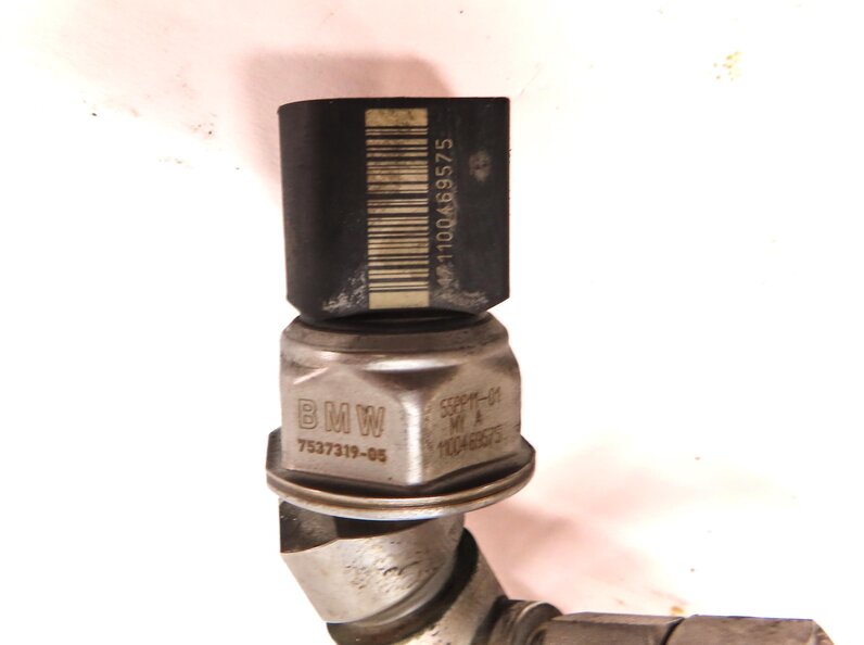 Thumbnail 7: 2012 BMW 750i F01 4.4L TURBO N63 ENGINE RIGHT FUEL RAIL w/ LINES 7547599 7547601