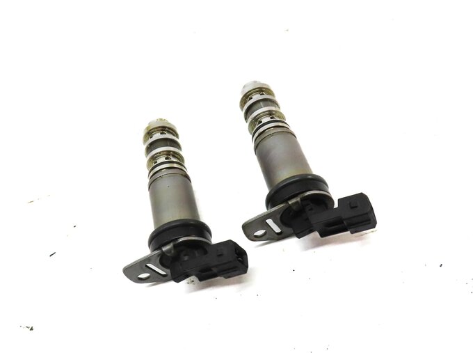 Thumbnail 3: 2012 BMW 750i (F01) 4.4L TURBO N63 ENGINE VVT VANOS SOLENOID SET 2 11368605123