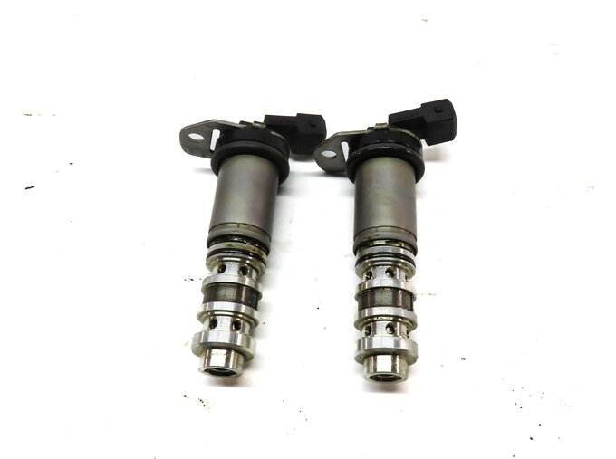 Thumbnail 4: 2012 BMW 750i (F01) 4.4L TURBO N63 ENGINE VVT VANOS SOLENOID SET 2 11368605123