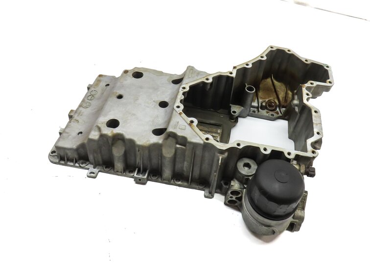 09-19 BMW 550i 550iGT 650i 750i (F01 F07 F10 F12) RWD - 4.4L N63 UPPER OIL PAN