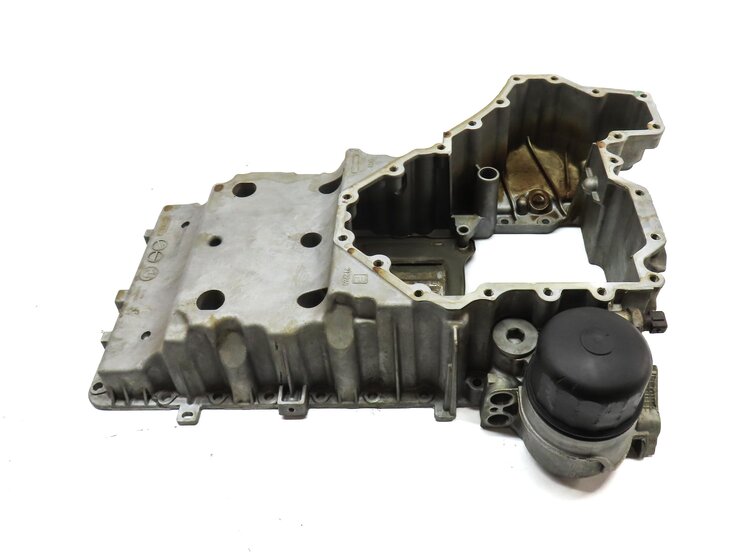 Thumbnail 2: 09-19 BMW 550i 550iGT 650i 750i (F01 F07 F10 F12) RWD - 4.4L N63 UPPER OIL PAN