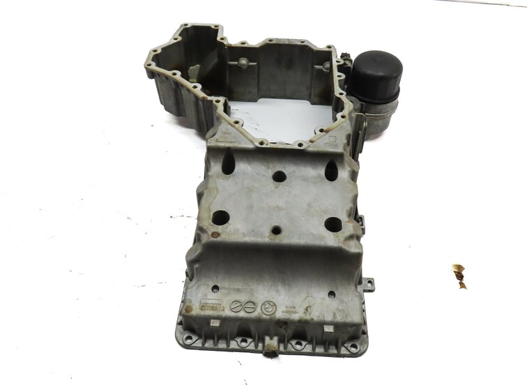 Thumbnail 4: 09-19 BMW 550i 550iGT 650i 750i (F01 F07 F10 F12) RWD - 4.4L N63 UPPER OIL PAN