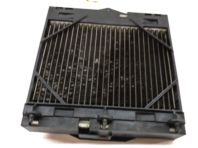 Thumbnail 5: 10-19 BMW 5 6 7 (F01 F06 F07 F10 F12) FRONT LEFT DRIVER SIDE AUXILIARY RADIATOR