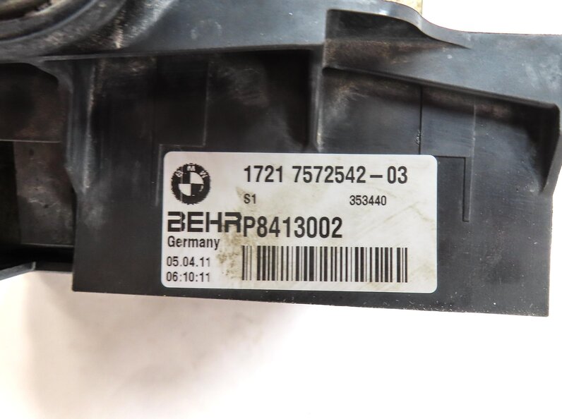 Thumbnail 10: 2010-2019 BMW 535i 550i 640i 740i 750i 760i (F01 F06 F07 F10) ENGINE OIL COOLER