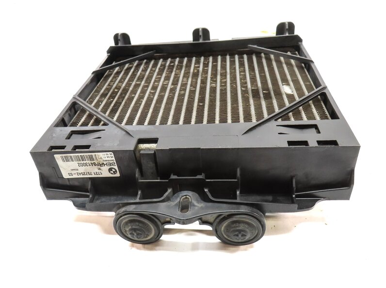Thumbnail 8: 2010-2019 BMW 535i 550i 640i 740i 750i 760i (F01 F06 F07 F10) ENGINE OIL COOLER