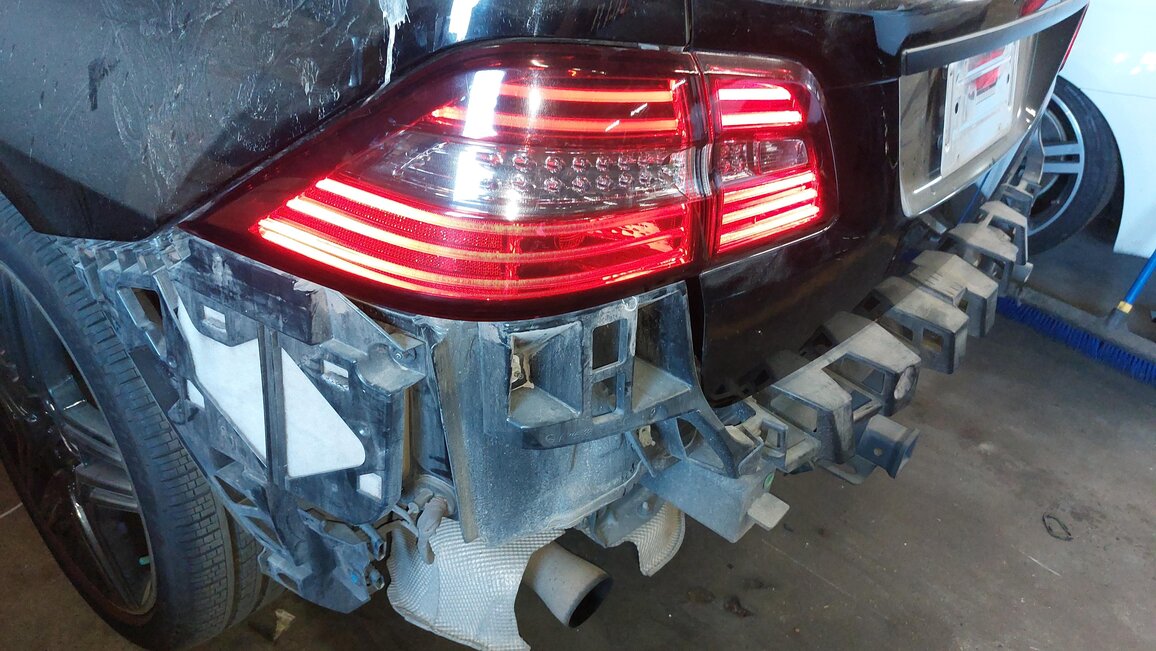 Thumbnail 2: 2012-2015 MERCEDES ML CLASS (W166) LEFT REAR INNER LED TAILLIGHT LIGHT LAMP