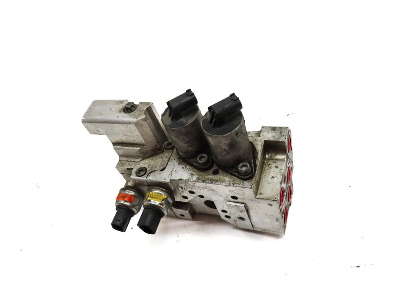 Thumbnail 2: 2015 MERCEDES ML63 AMG (W166) FRONT ACTIVE SWAY BAR HYDRAULIC VALVE BLOCK