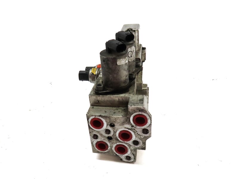 Thumbnail 4: 2015 MERCEDES ML63 AMG (W166) FRONT ACTIVE SWAY BAR HYDRAULIC VALVE BLOCK