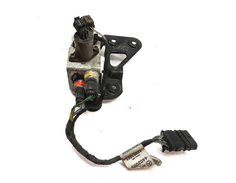 Thumbnail 4: 2015 MERCEDES ML63 AMG (W166) REAR ACTIVE SWAY BAR HYRDAULIC VALVE BLOCK