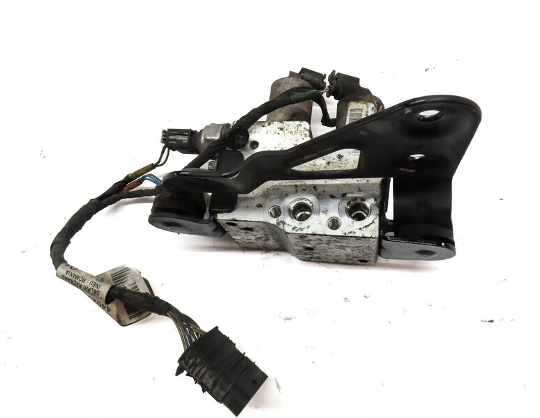 Thumbnail 6: 2015 MERCEDES ML63 AMG (W166) REAR ACTIVE SWAY BAR HYRDAULIC VALVE BLOCK