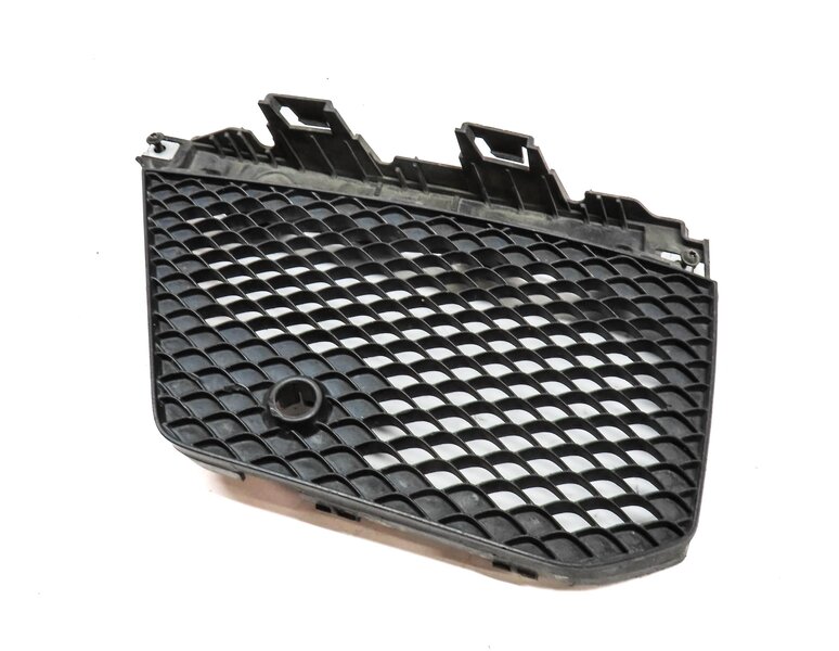 2015 MERCEDES ML63 AMG (W166) FRONT LEFT DRIVER LOWER BUMPER GRILLE AIR VENT