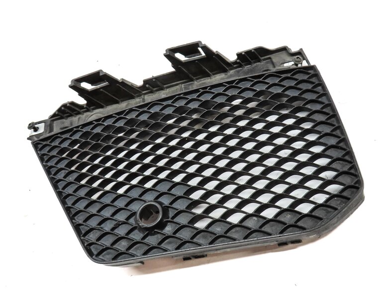 Thumbnail 3: 2015 MERCEDES ML63 AMG (W166) FRONT LEFT DRIVER LOWER BUMPER GRILLE AIR VENT