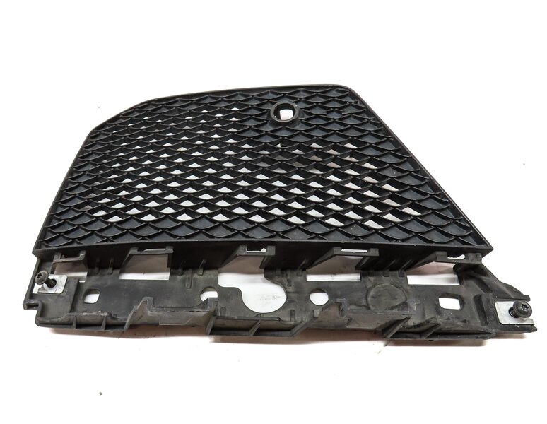 Thumbnail 4: 2015 MERCEDES ML63 AMG (W166) FRONT LEFT DRIVER LOWER BUMPER GRILLE AIR VENT